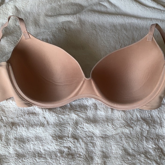 Victoria’s Secret lined Demi - Picture 2 of 5